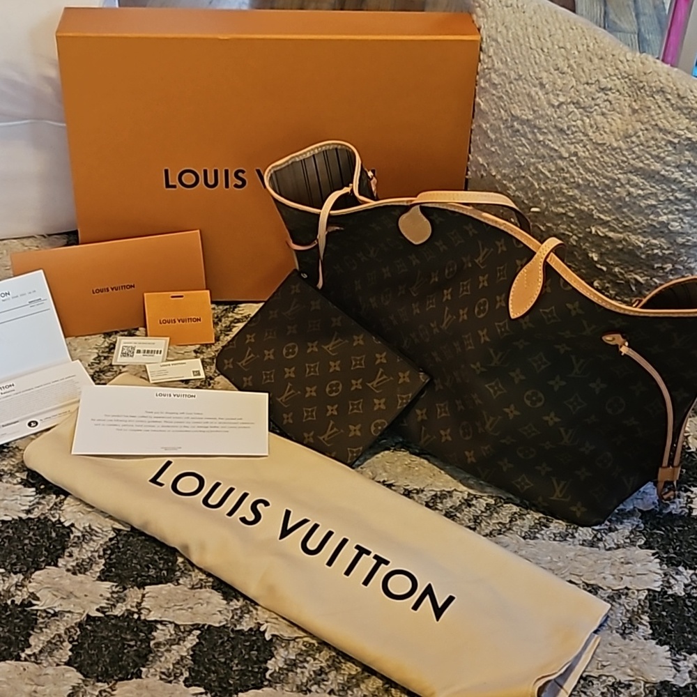 AVAILABLE --Chipped Brand Neverfull GM Monogram